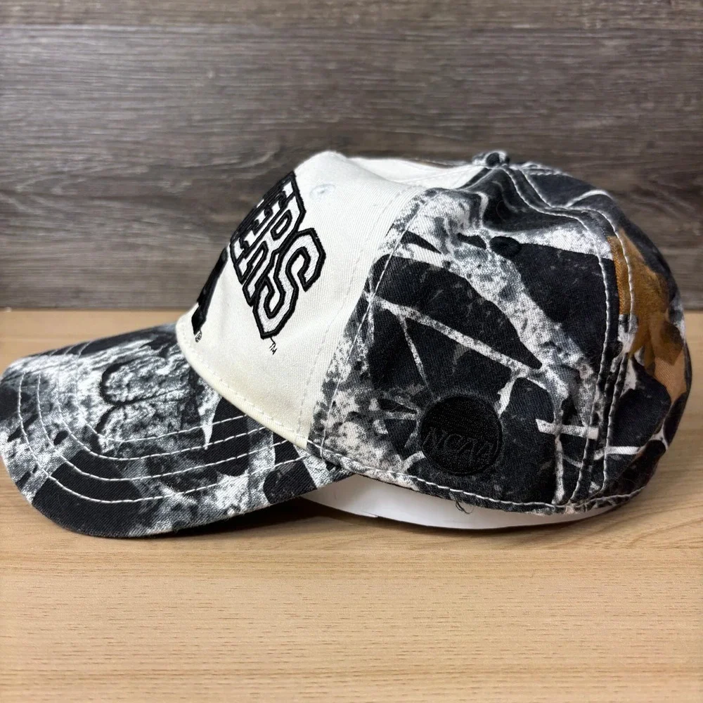 Minnesota Golden Gophers Hat Cap Strap Back Black‎ White Camo Adjustable